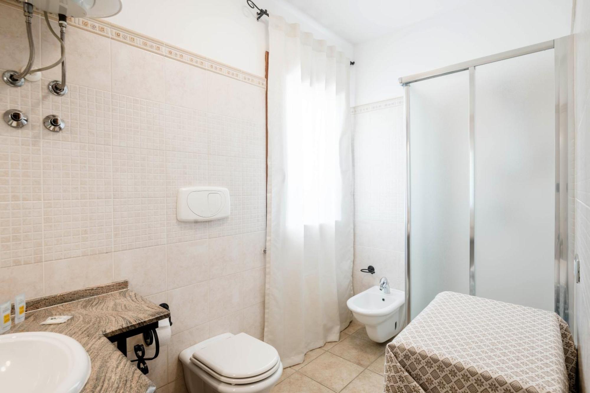 Sunway Luxury Apartments 2 Альгеро Экстерьер фото